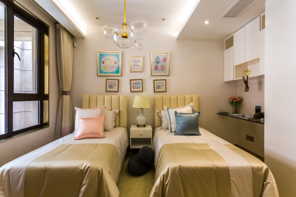 何选择适合家中摆放的实木餐桌椅？开元棋牌app实木餐桌椅尺寸？如