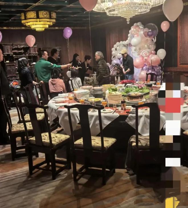 一顿饭三千多超难约内景曝光低调奢华开元ky棋牌郭晶晶凤临阁为长女庆生(图14)