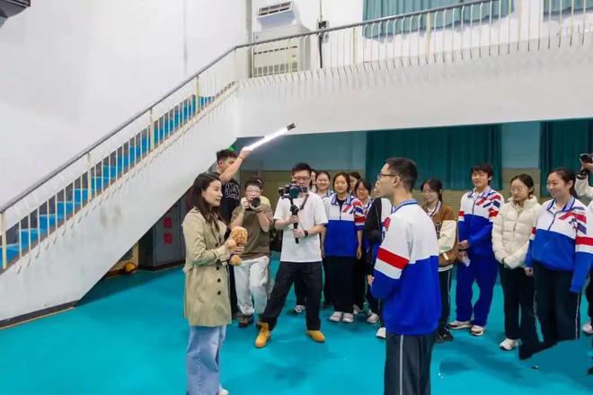 一顿饭三千多超难约内景曝光低调奢华开元ky棋牌郭晶晶凤临阁为长女庆生(图4)